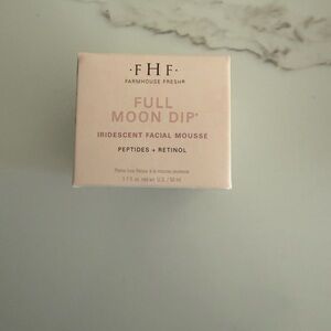 Farmhouse Fresh Full Moon Dip Facial Mousse, NWT in box bought 12/25 1.7 oz